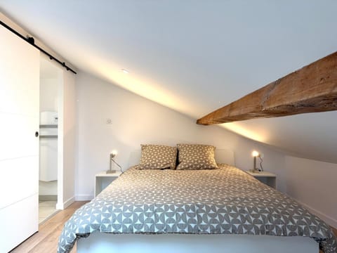 Bed, Photo of the whole room, Bedroom, heating, internet