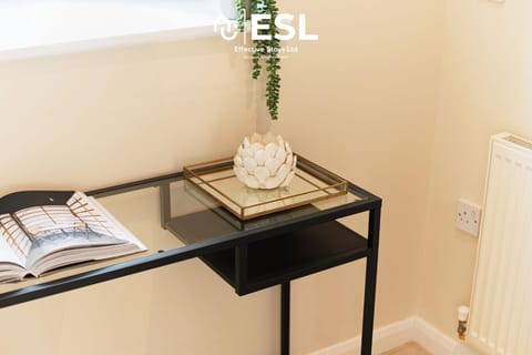 4 bedroom house in Shrewsbury with parking House in Shrewsbury