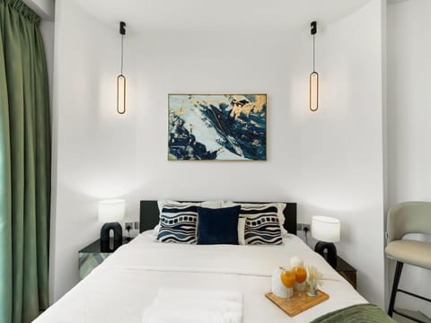 Luxurious 2BR Stay Marina View Apartment in Dubai