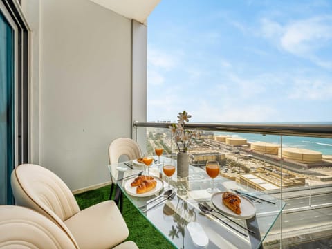 Luxurious 2BR Stay Marina View Apartment in Dubai