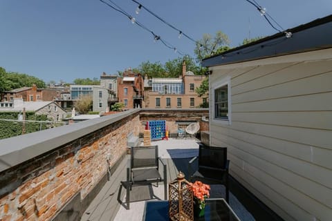Stunning 4BR Townhome Rooftop City Views House in Over The Rhine