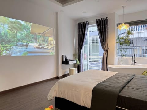 Communal lounge/ TV room, Bed, TV and multimedia, Photo of the whole room, Evening entertainment, Bedroom