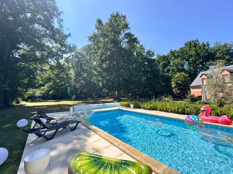 Spring, Natural landscape, Garden, Garden view, Pool view, Swimming pool, sunbed