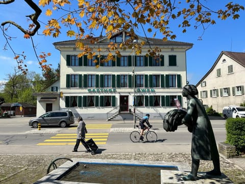 Day, People, Street view, Location