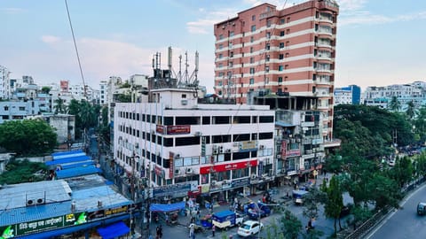 Property building, Day, Bird's eye view, City view, Location