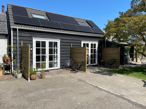 Property building, Balcony/Terrace, Balcony/Terrace