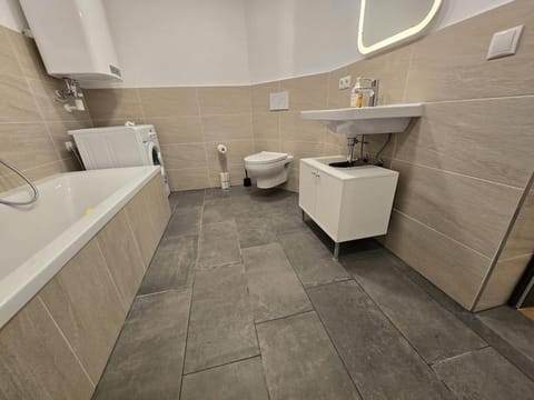 Aldrans Apartment with 3 bedrooms Apartment in Innsbruck