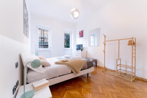 Bed, TV and multimedia, Photo of the whole room, Bedroom, internet