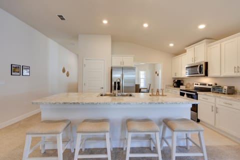 11 Mi to Beach Newly Built Palm Coast Home! House in Palm Coast