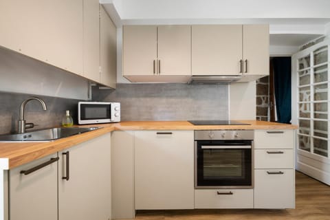 Maison de ville familiale, 5 chambres, terrasse, à 20 minutes du centre ville House in Nice