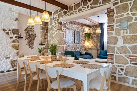 Maison de ville familiale, 5 chambres, terrasse, à 20 minutes du centre ville House in Nice