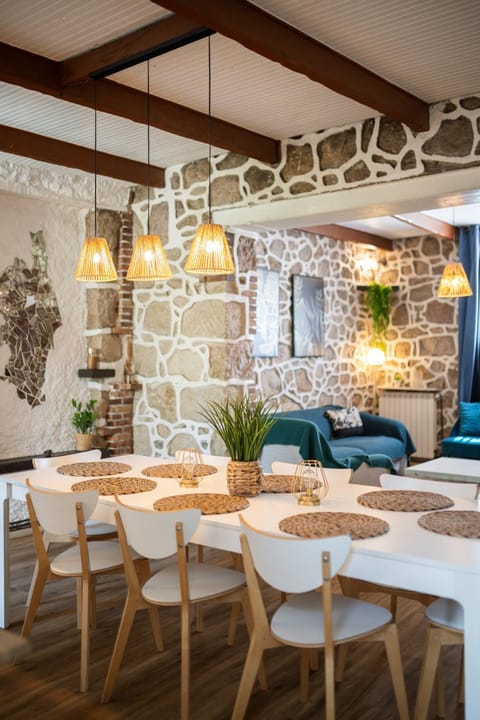 Maison de ville familiale, 5 chambres, terrasse, à 20 minutes du centre ville House in Nice