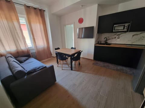 TV and multimedia, Balcony/Terrace, Kitchen or kitchenette, Living room, Seating area, Dining area, heating, stove, air conditioner