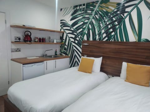 Bed, Kitchen or kitchenette, Photo of the whole room, Bedroom