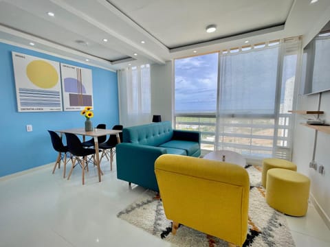 Communal lounge/ TV room, Living room, Dining area, River view