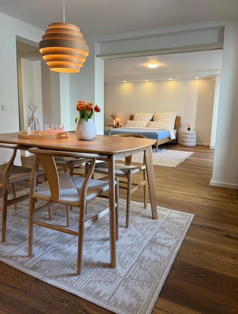 Living room, Seating area, Dining area