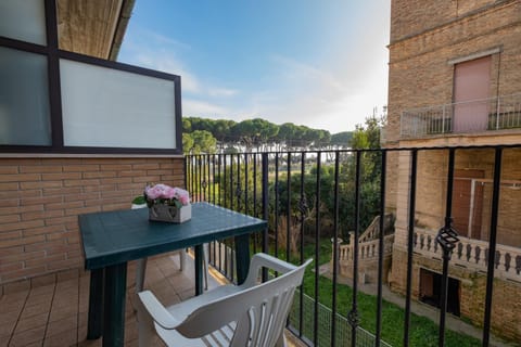 Property building, Balcony/Terrace