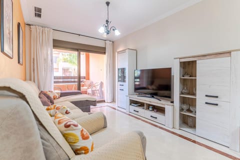 Communal lounge/ TV room, TV and multimedia, Living room, Seating area