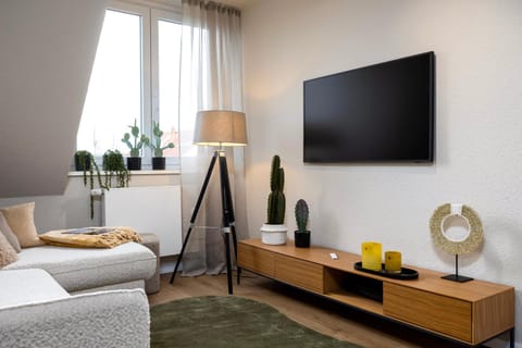 Communal lounge/ TV room, TV and multimedia, Living room, Photo of the whole room, Seating area, Evening entertainment