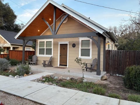 Olive with a Twist House in Paso Robles