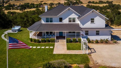 Graceful Oaks House in Paso Robles
