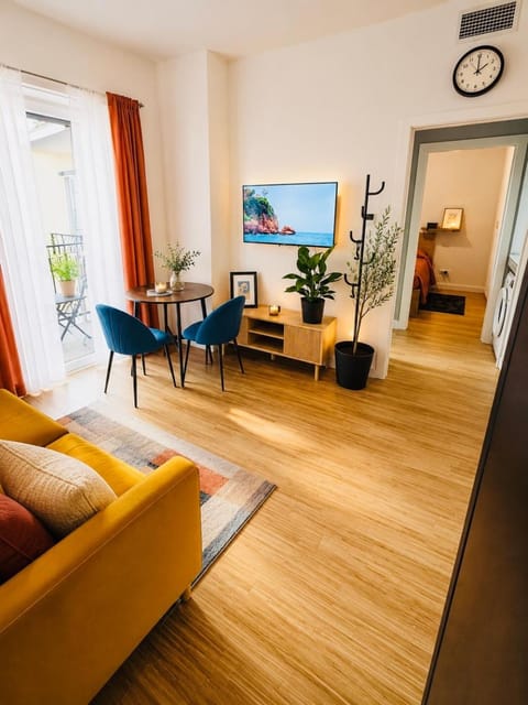 Communal lounge/ TV room, Living room, Lounge or bar, Seating area, kitchen