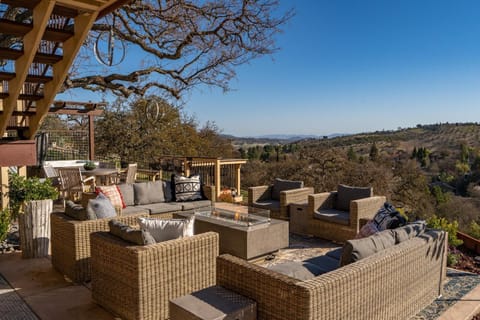 Hilltop Hacienda House in Paso Robles