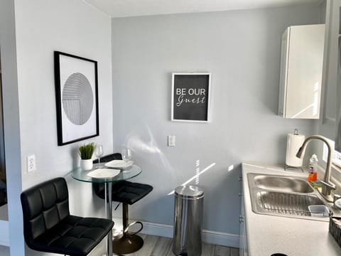 Cozy City Home 15 Min Away From MCO Apartment in Azalea Park