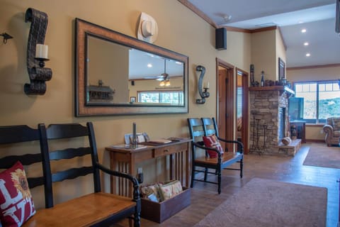 The J's Nest Deluxe House in Sierra Nevada