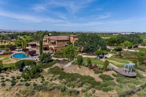 Mira Vista Vineyard Estate House in Paso Robles
