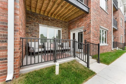 Spacious, Free Tickets, Indoor Pool, Outdoor Pool, Hot Tub Apartment in Colorado