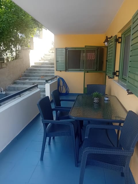 Kate's Apartment in İzmir Province