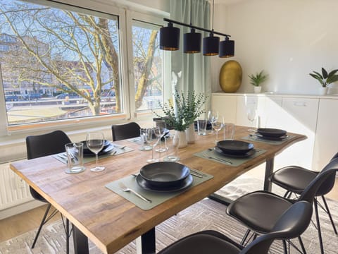 Dining area, Landmark view