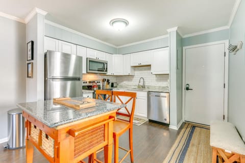 Golf, Shop and Relax Beachside! Hilton Head Getaway Apartment in Hilton Head Island