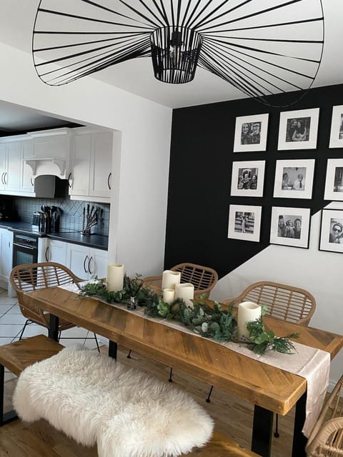 Large Modern home, 5 mins to town Centre House in Rossorry