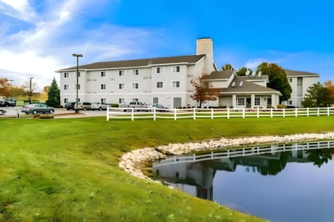 Suburban Studios Fishers Indianapolis Hotel in Fishers