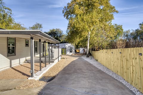 Quiet street view, Parking