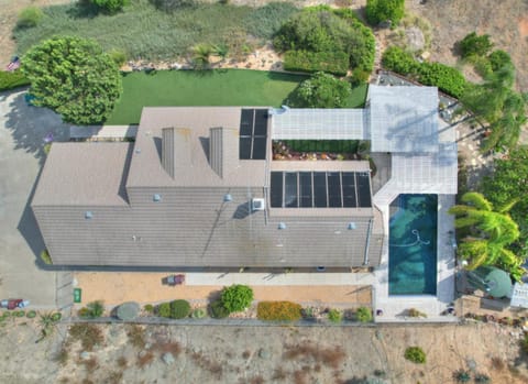 Property building, Bird's eye view, Swimming pool