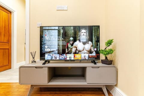 Communal lounge/ TV room, TV and multimedia, Evening entertainment