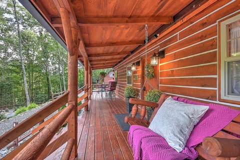 Adventure Awaits in the Smokey Mountains with Hot Tub Pet Friendly House in Elizabethton