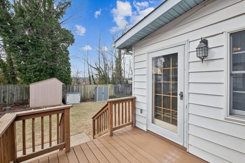 Uline Hospitality home House in Alexandria