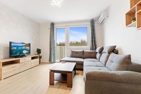 Communal lounge/ TV room, TV and multimedia, Living room, Seating area