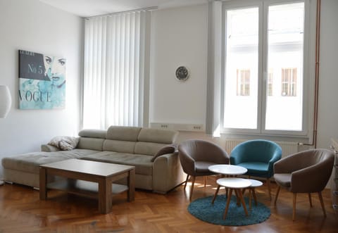 Living room, Decorative detail, Seating area