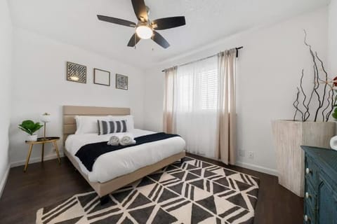 3BR 2BA Gem in Rancho Near Shop Centers & Eateries House in Carmichael