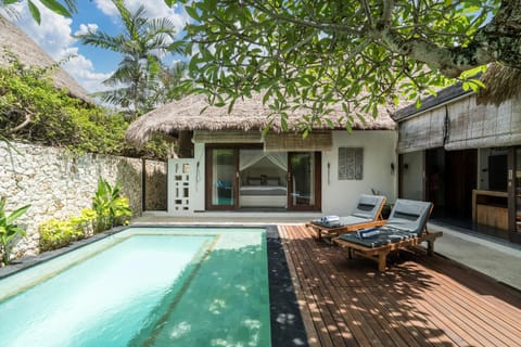 Property building, Day, Garden view, Pool view, Swimming pool, Swimming pool, sunbed