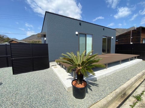 Property building, Day