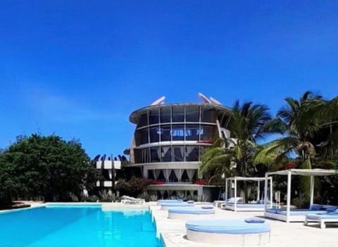 Property building, Swimming pool