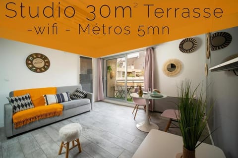 Appartement climatisé tout equipe avec balcon au cœur de Marseille Apartment in Marseille