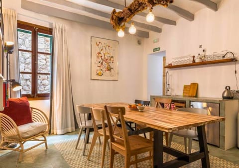 Kitchen or kitchenette, Kitchen or kitchenette, Living room, Dining area