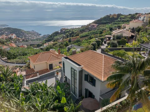 Property building, Day, Natural landscape, Bird's eye view, City view, Mountain view, Sea view
